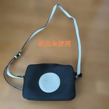 GUESS 블랙 숄더백