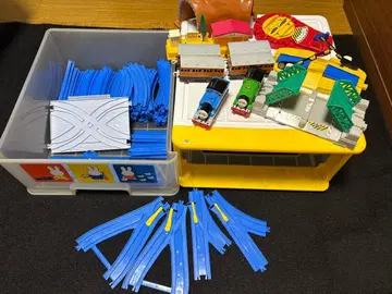 프라레일 차량과 레일 세트