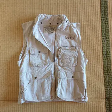 바나나 리퍼블릭 사파리안 베스트