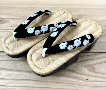 다다미 오동나무 나막신 꽃무늬 자수 블랙 오동나무 나막신 칠하기