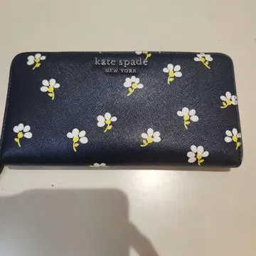 케이트 스페이드 꽃무늬 장지갑 네이비