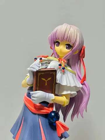 코토부키야 새벽보다 푸른 유리색 에스테르 프리시아 1/8 스케일 피규어