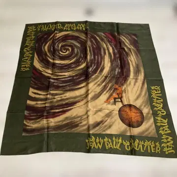 JEAN PAUL GAULTIER 소용돌이 무늬 스카프