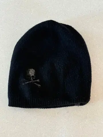 블랙 스컬 디자인 니트 모자 Roen