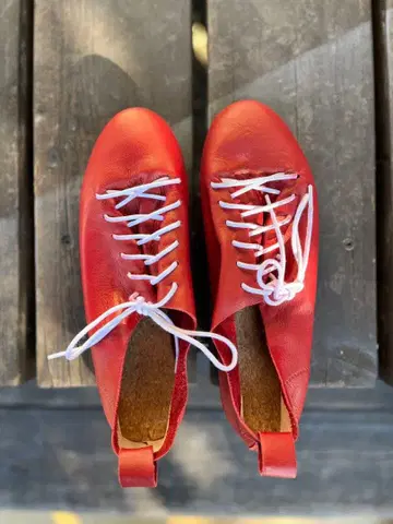 스완알버그 빨간색 L 사이즈 (24~24.5)