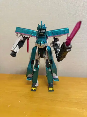 신칸센 변형 로봇 신카리온 E5 하야부사 프라레일