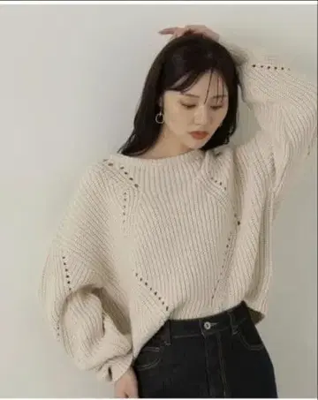 프로포션 바디 드레싱 아이렛 니트