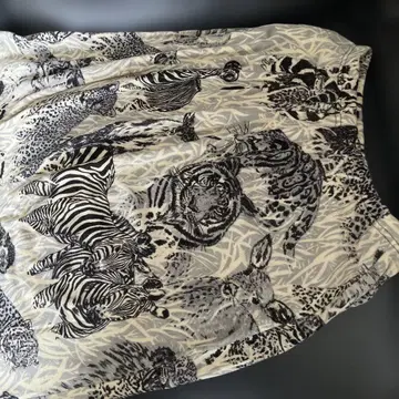 이타리야 니트 소재 스커트