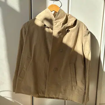 베이지 후드 부착 마운틴 후드티