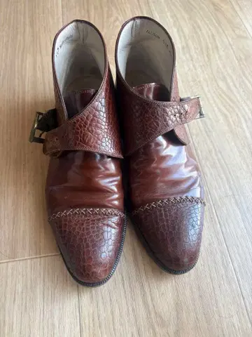 BALLY 브라운 가죽 부츠 버클 포함