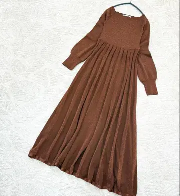 새상품급 릴리 브라운 플리츠 니트 원피스 양모 라메 반짝이 롱