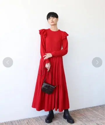 ELFRANK 프릴 숄더 티어드 절개 니트 롱 원피스