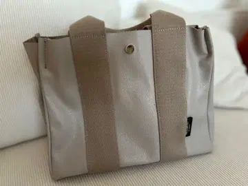 그레이 합성 피혁 핸드백