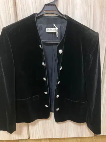 콜디아 벨로아 나폴레옹 자켓 블랙 광택