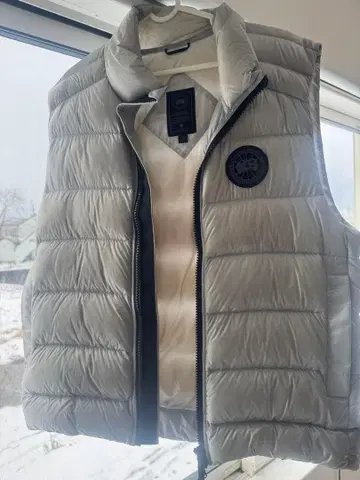 Canada Goose 실버 다운 베스트