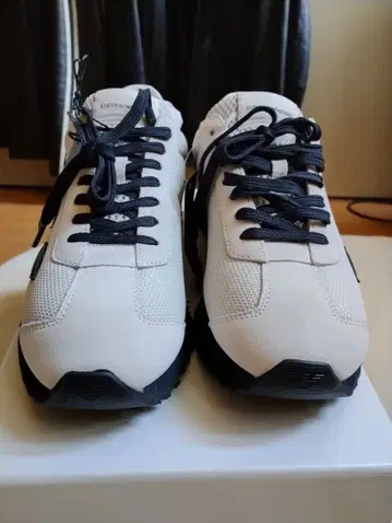 EMPORIO ARMANI 스니커즈 화이트/블랙 US11 미사용