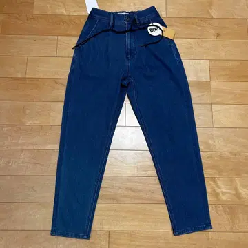 YANUK 턱 테이퍼드 트라우저 데님 e37m