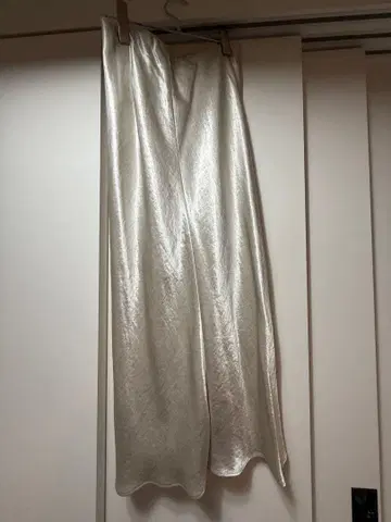 거의 새상품 스픽 앤 스팬 화이트 골드 새틴 롱 스커트