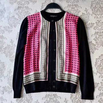 새상품급 23구 긴팔 니트 가디건 실크 x 울 스카프 패턴 블랙 38