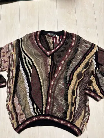 TUNDRA V넥 니트 L/G 다색 무늬