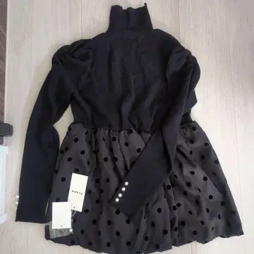 [ 택 포함 새상품 ] frene 프라네 이소재 도트 무늬 상의