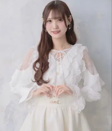 couture by ROJITA 크로스 넥 프릴 블라우스