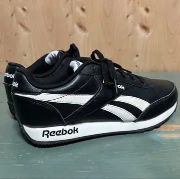 리복 로얄 클래식 스니커즈 24.5 미사용품