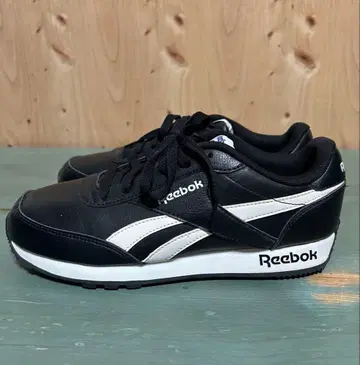 리복 로얄 클래식 스니커즈 24.5 미사용품