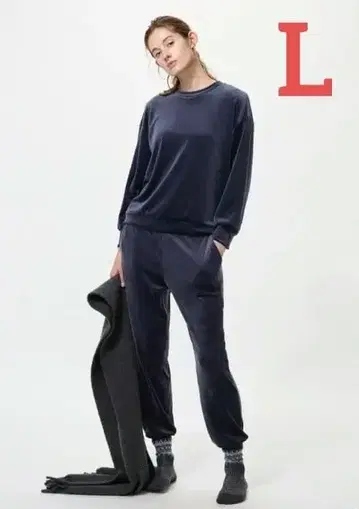 새상품 유니클로 / 울트라 스트레치 스무스 세트 (NAVY L 사이즈)