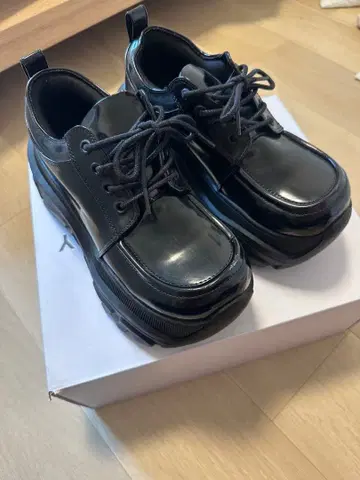 [ SLY ] 통굽 블랙 레이스업 슈즈