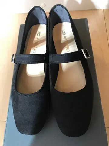 RODESKO 스웨이드풍 스트랩 발레 슈즈