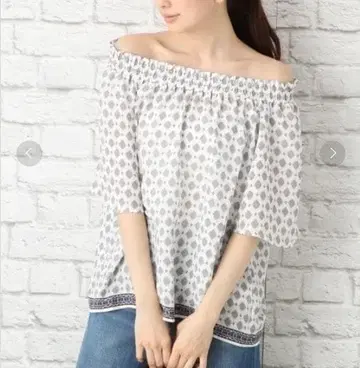 LEPSIM 2WAY 오프숄더 티셔츠 화이트 올 패턴 얇은 소재 비침