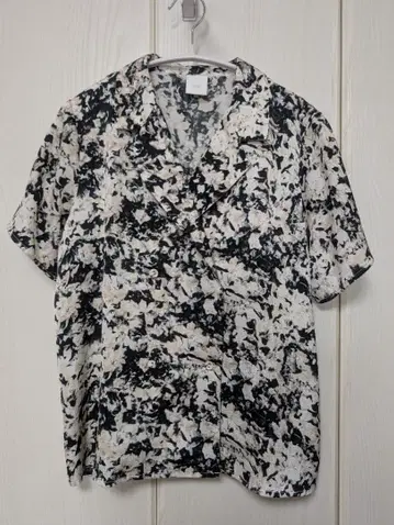 HARE 새상품 꽃무늬 반팔 셔츠 F 사이즈
