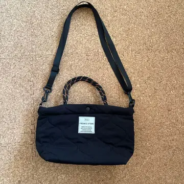 Kiu FREAK'S STORE 블랙 숄더백