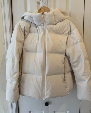 UNIQLO 아이보리 다운 자켓