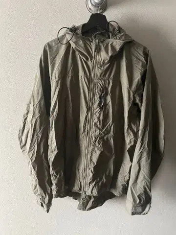 레어 BEYOND 나일론 후드 자켓 올리브