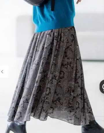 Ratti 페이즐리 프린트 티어드 스커트 베이지 계열 사이즈 40