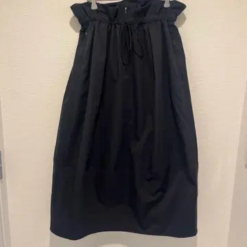 UNITED ARROWS 블랙 코쿤 스커트