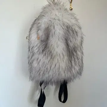 퍼 그레이 화이트 백팩 opium