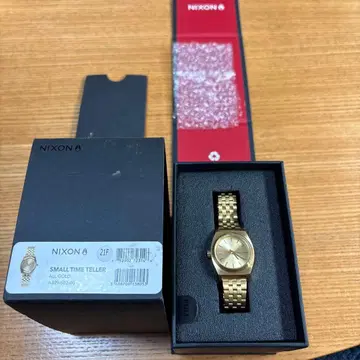 NIXON SMALL TIME TELLER 전체 금