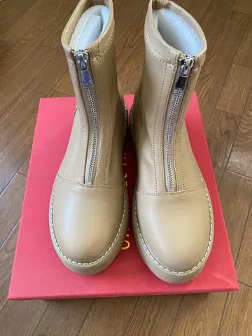 ORIental TRaffic 지퍼 달린 베이지 숏부츠 M