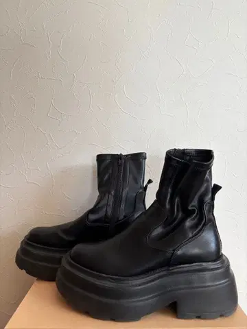 블랙 통굽 숏부츠 스니커즈부츠