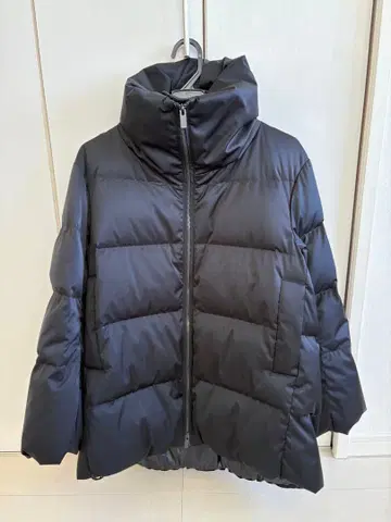 +J 블랙 다운 자켓 S
