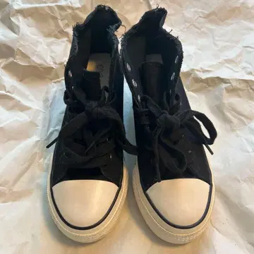 블랙 하이컷 통굽 스니커즈 23cm