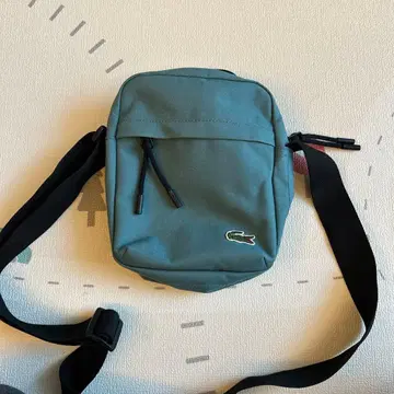 Lacoste 숄더백