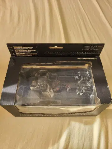파이널 판타지 7 시스터 레이 피규어