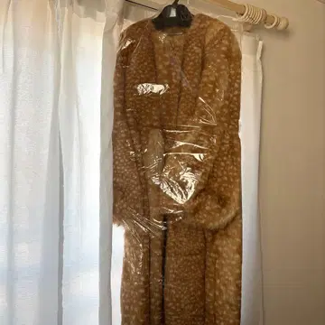 미사용 새상품 택 포함 bibiy 밤비 패턴 롱 코트