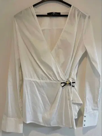 새상품급 엘리자베타 프랑키 카슈쿨 블라우스