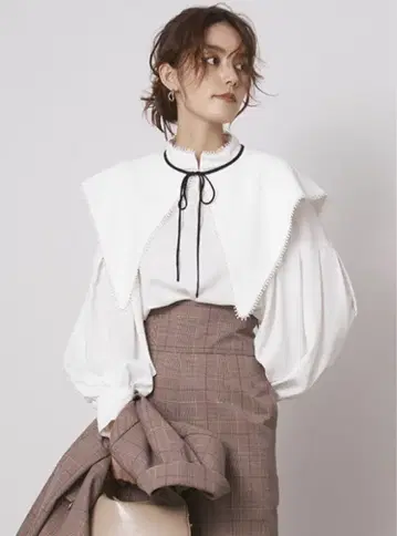 스나이델 블라우스