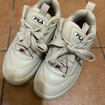 FILA 스니커즈